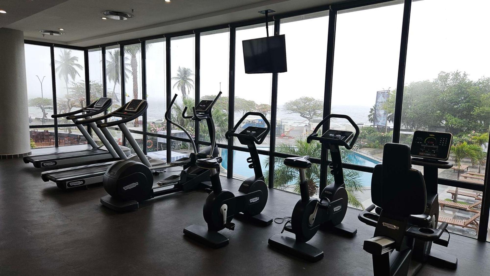 Park Inn By Radisson Libreville Exterior photo
